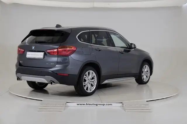 BMW X1 view 5