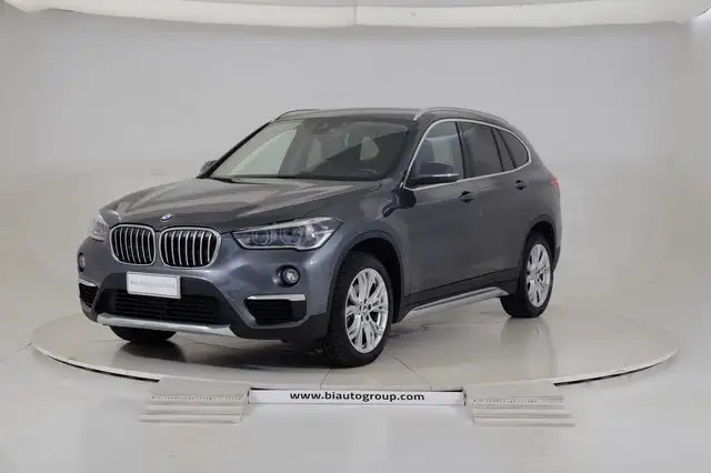 BMW X1 main image
