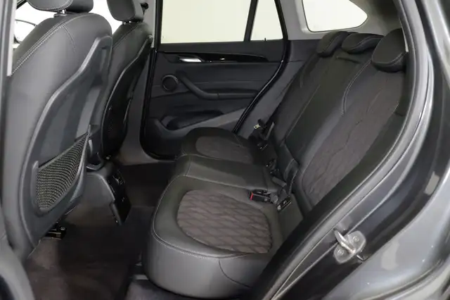 BMW X1 view 8