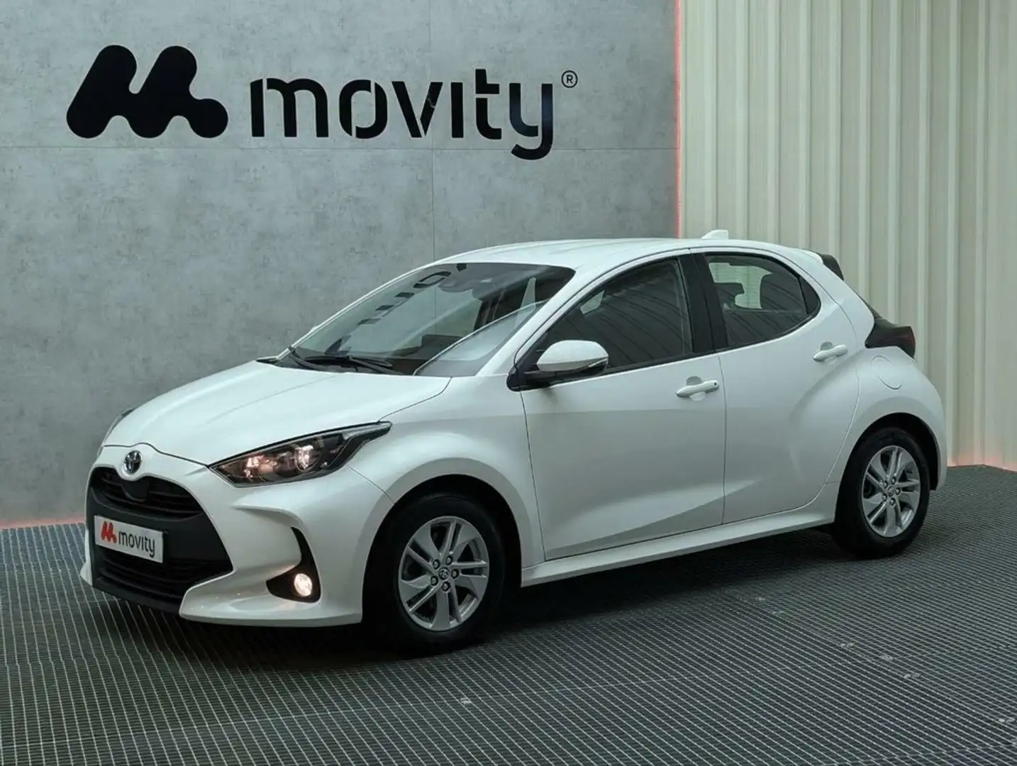 Toyota Yaris HIBRIDO 120H E-CVT 5P BUSINESS PLUS Blanc - 1