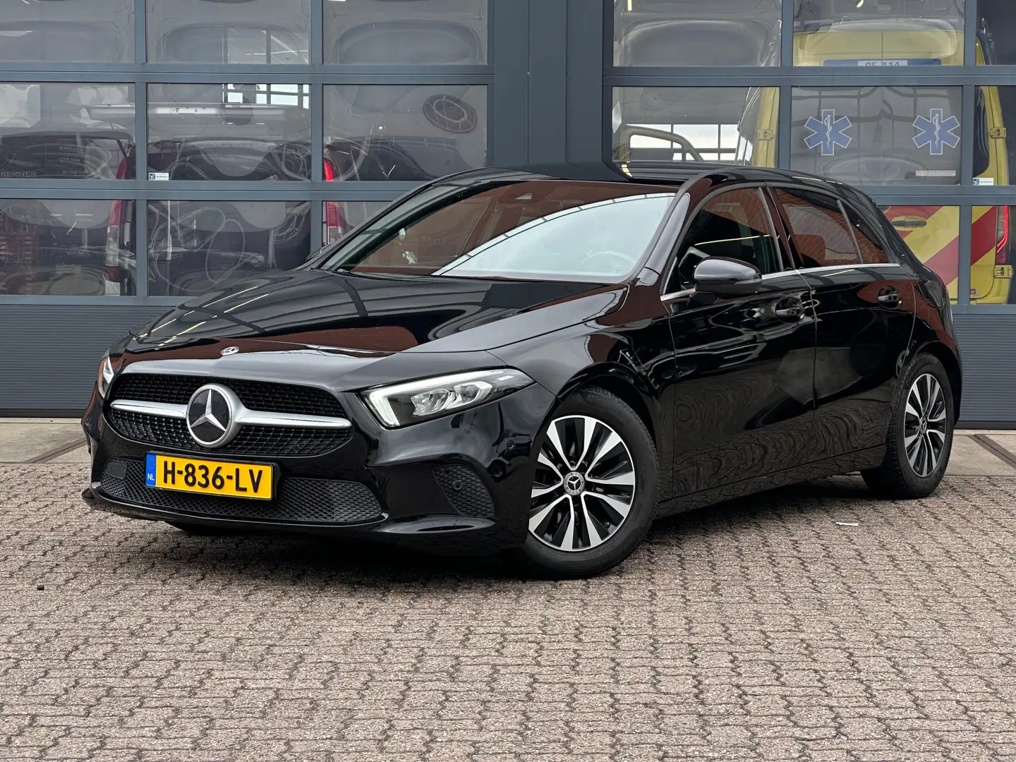 Mercedes-Benz A 160 Apple Carplay | Achteruitrijcamera | Dode Hoek Ass Zwart - 2