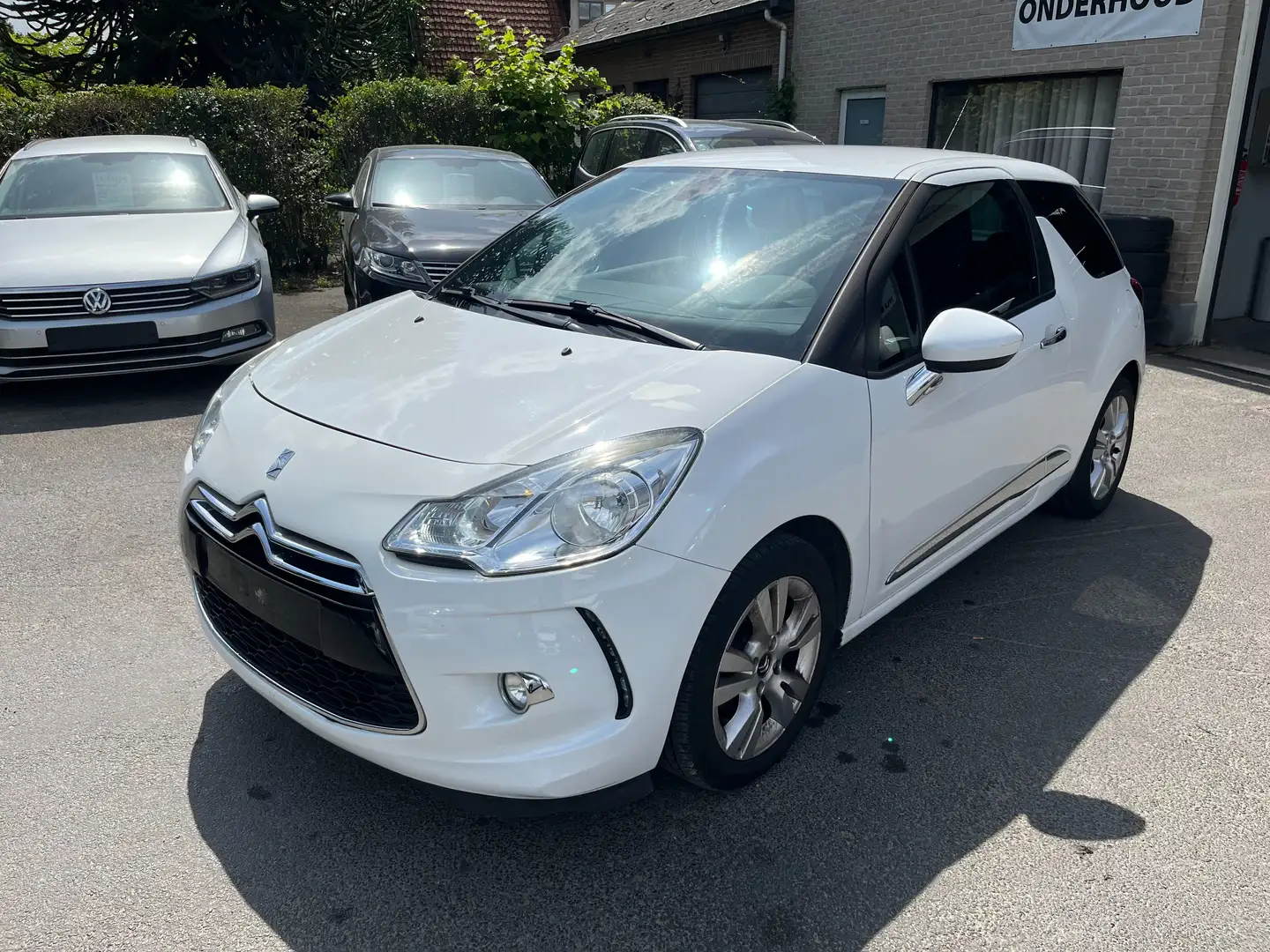 Citroen DS3 DS3 Pure Tech VTi 82 SoChic Wit - 1