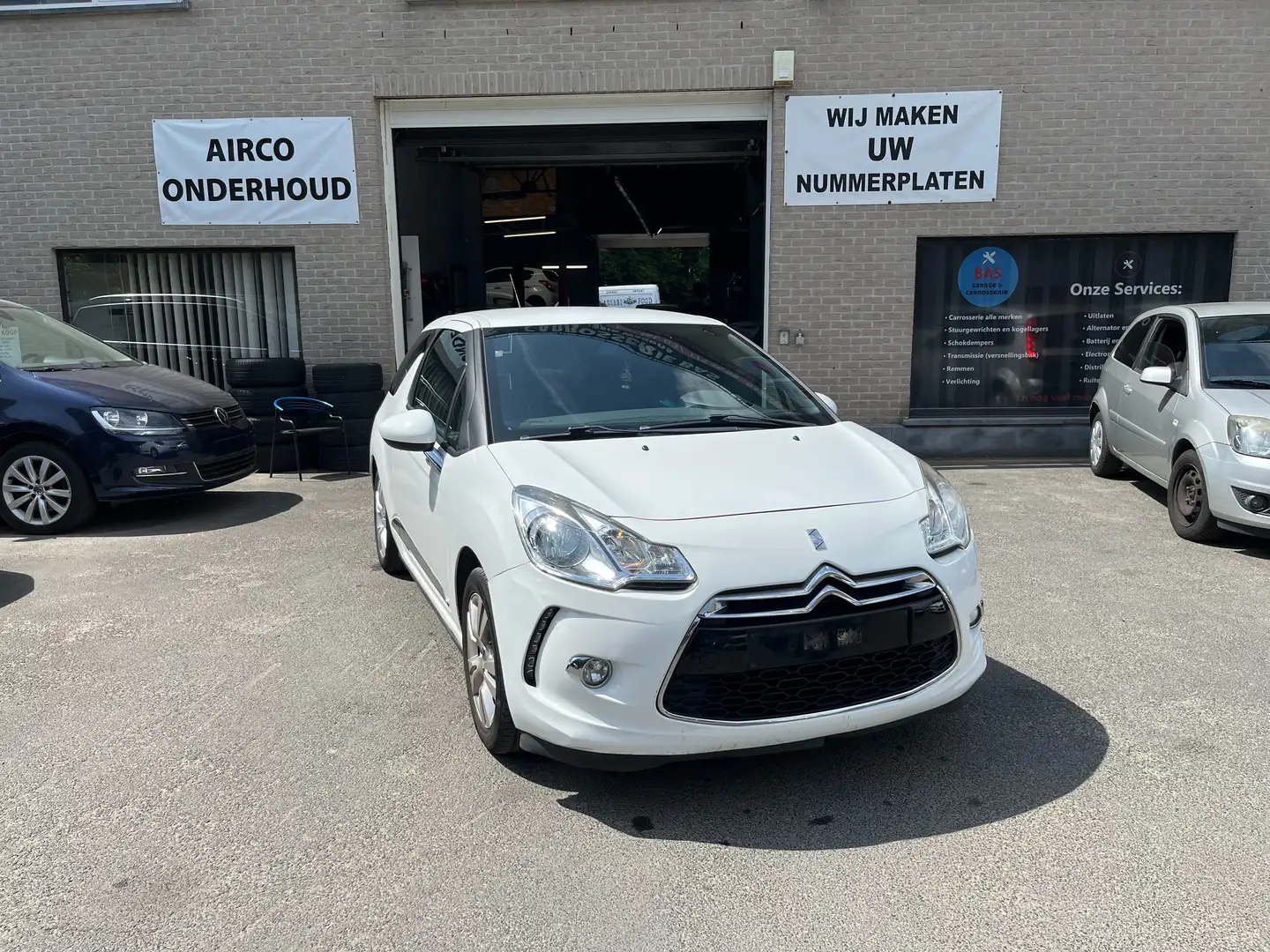 Citroen DS3 DS3 Pure Tech VTi 82 SoChic Wit - 2
