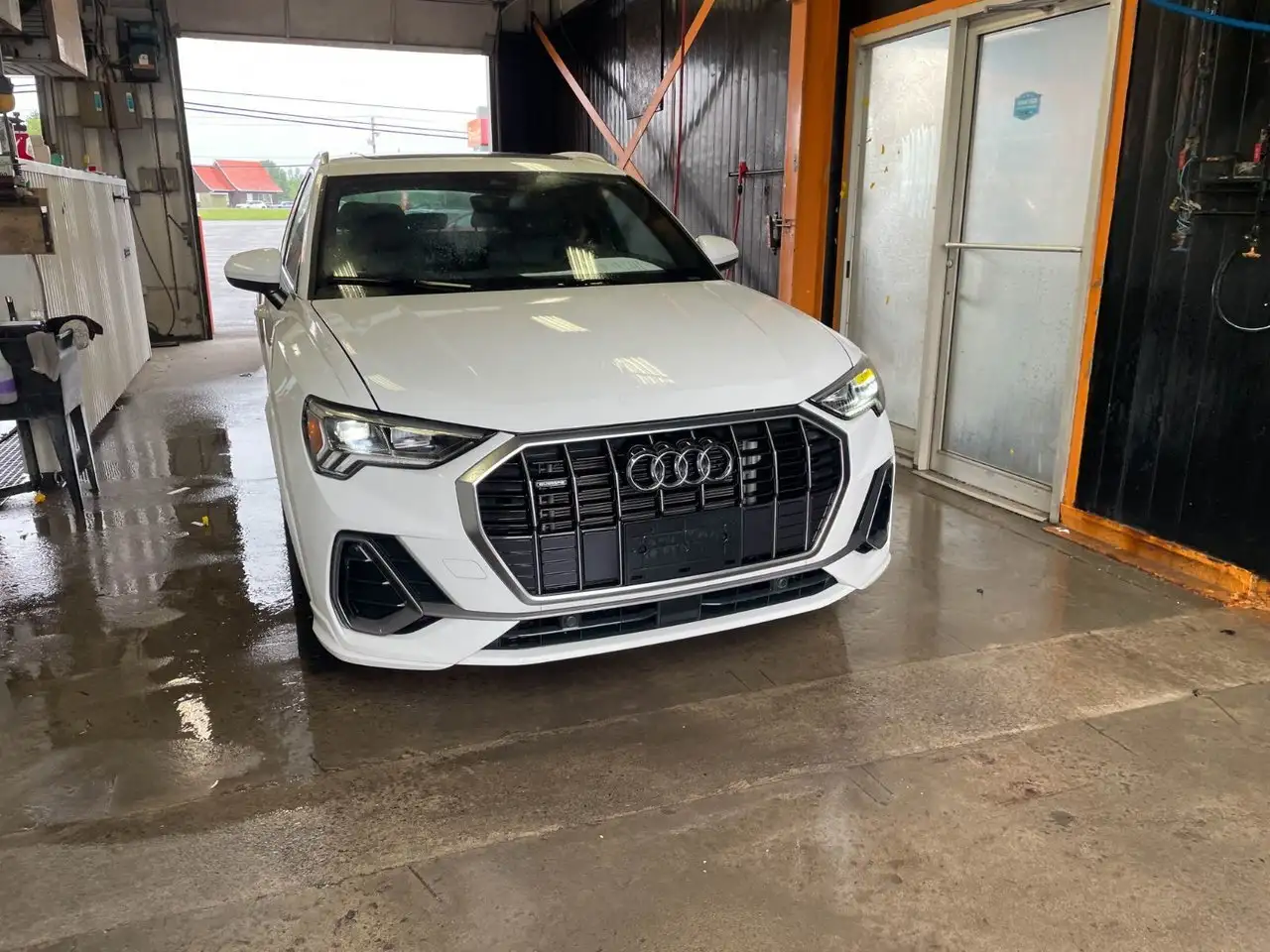 Audi Q3 снимка Audi Q3