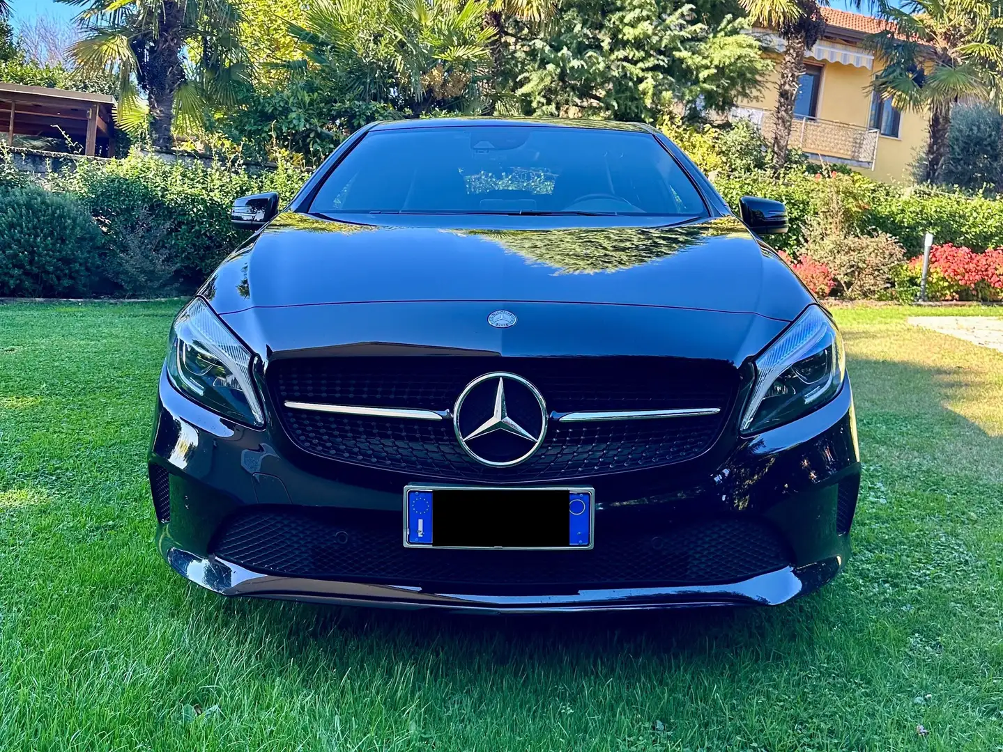 Mercedes-Benz A 200 d Sport Force 4matic automatic Black - 1