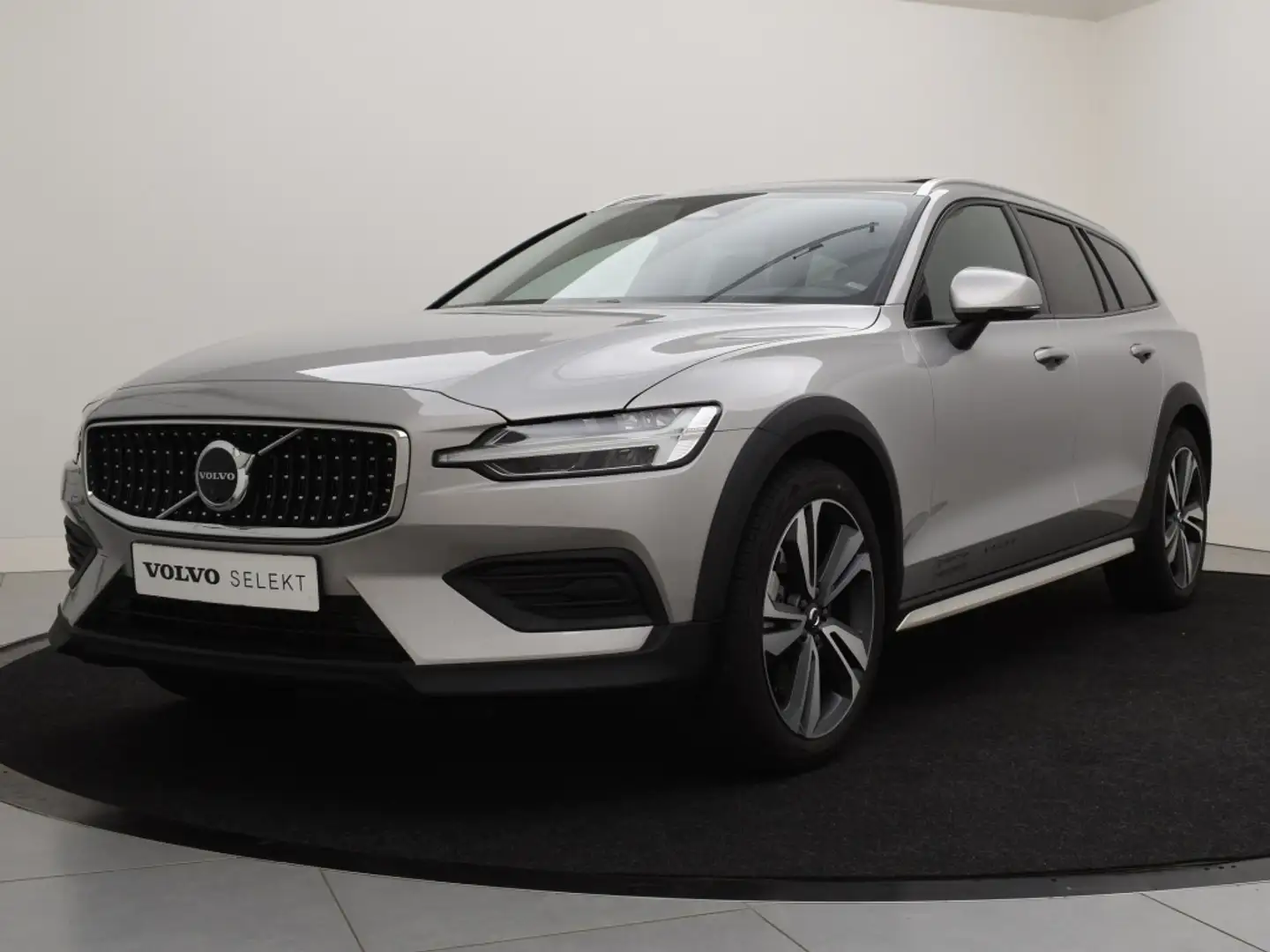 Volvo V60 Cross Country B5 AUT(8) PLUS BRIGHT SCHUIFDAK ACC BLIS KEYLESS 3 Grijs - 2