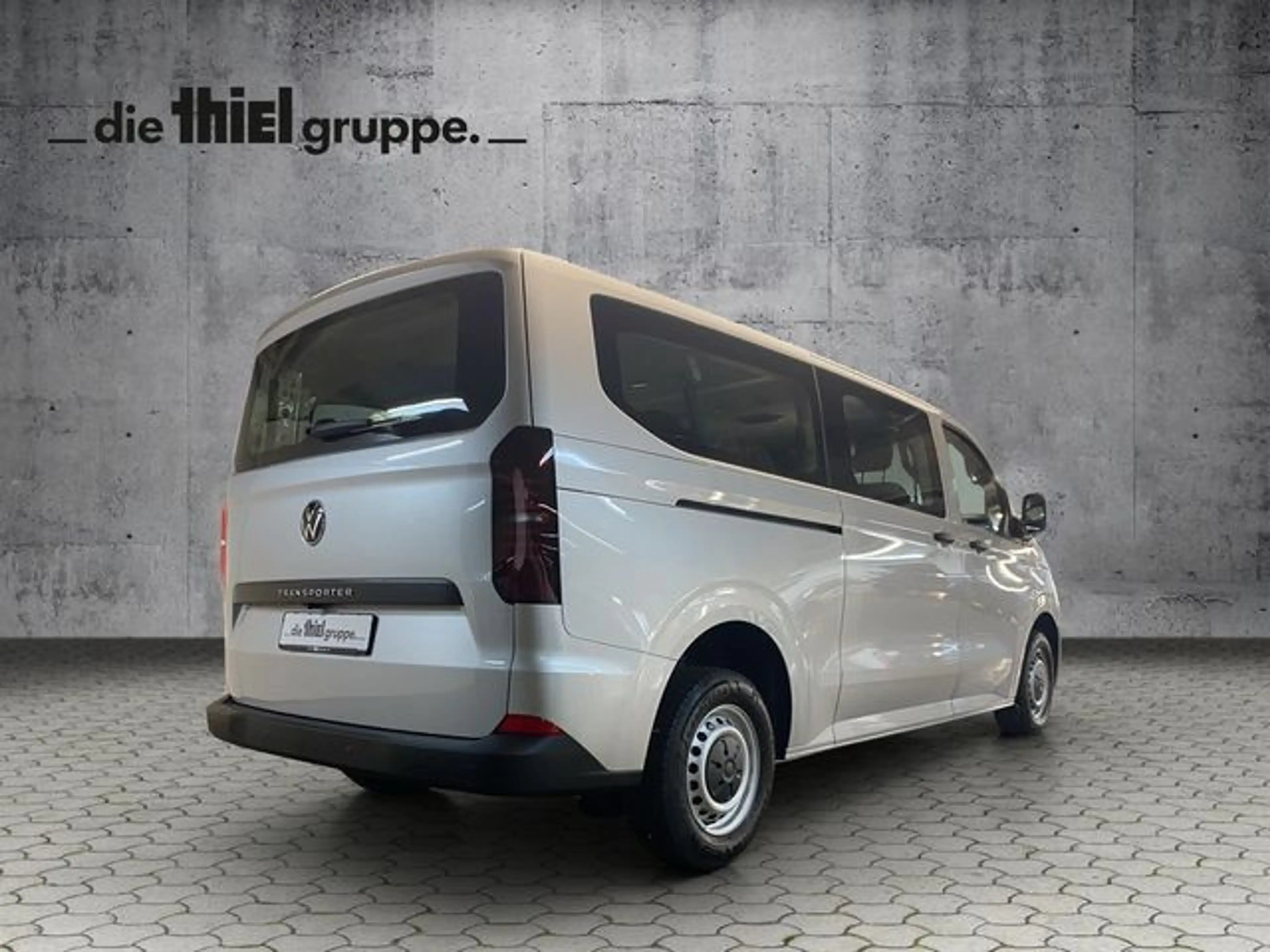 Volkswagen T7 Kombi 2.0 TDI Automatik langer Radstand 9Sitzer+PDC+K... — photo 6
