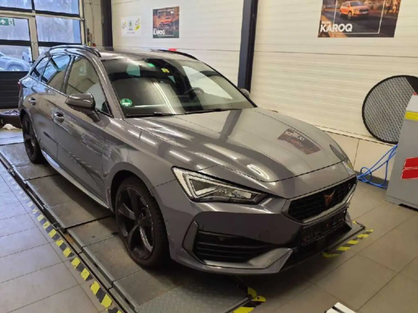 CUPRA Leon Sportstourer 1.4 e-HYBRID VZ CUP Navi, Pano Grau - 2