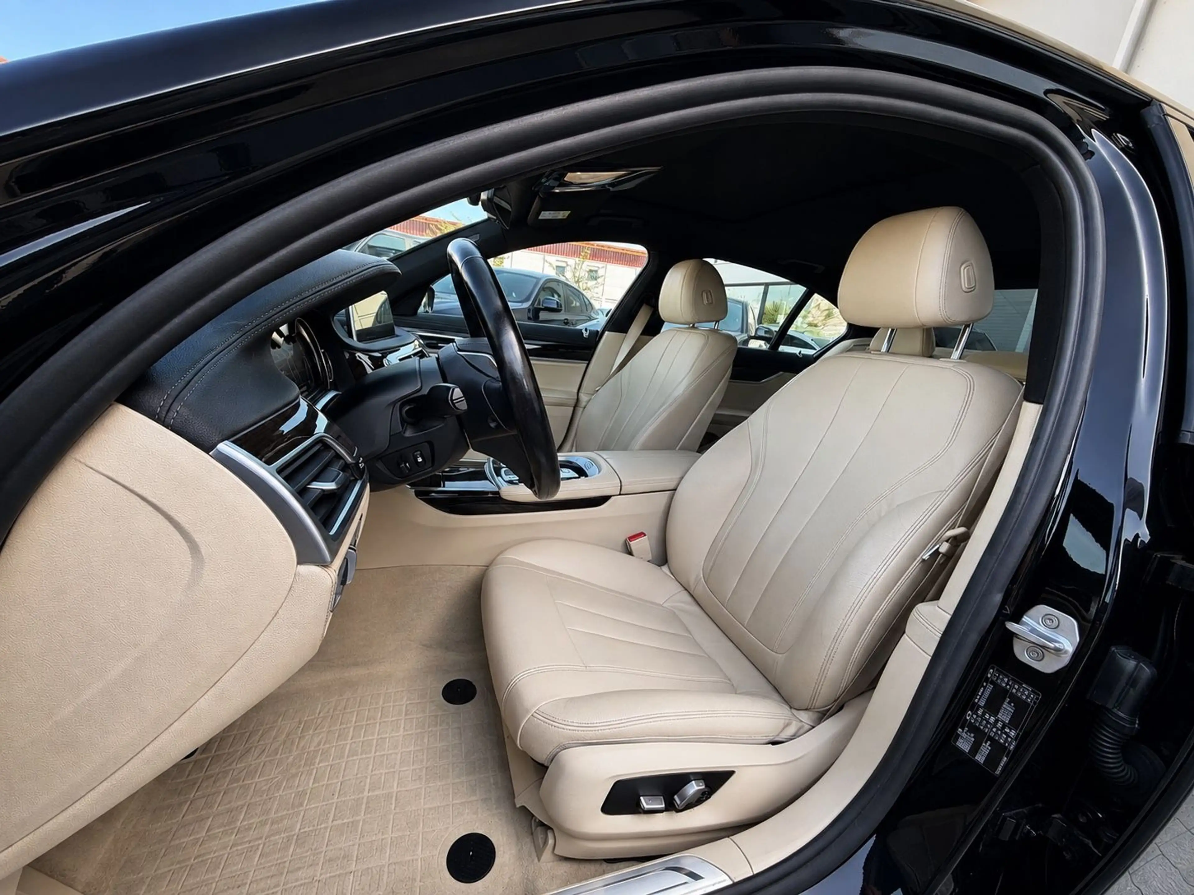BMW 730 d — photo 9