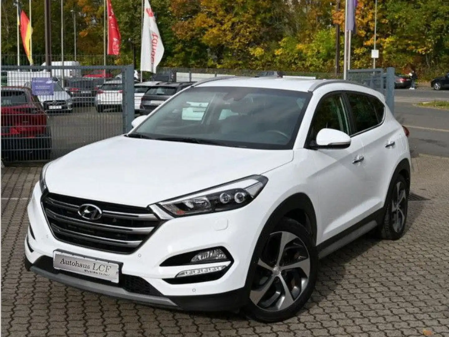 Hyundai TUCSON Premium 4WD LederCamNavi LED Autom 19Zoll Weiß - 1