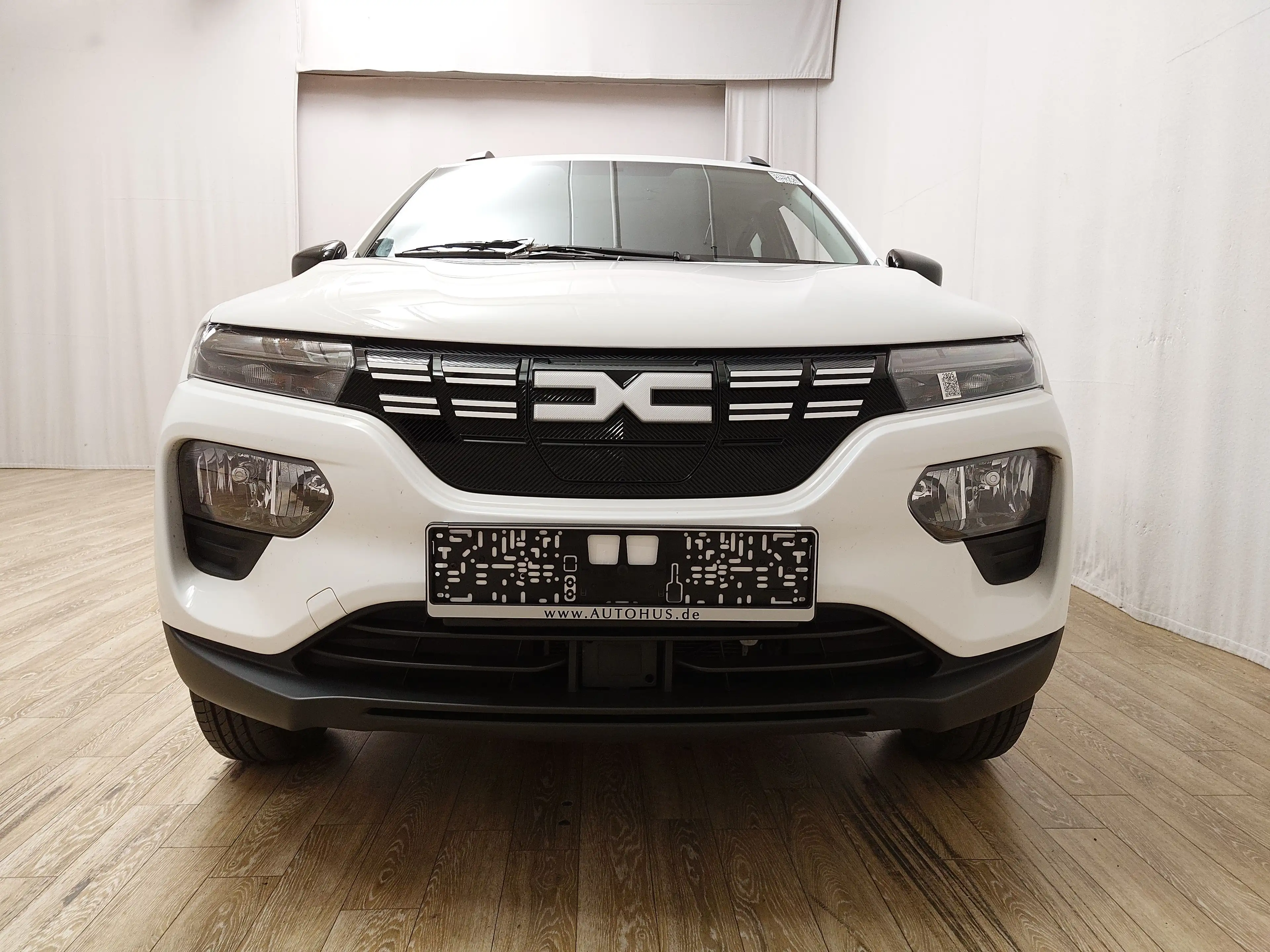 Dacia Spring Electric Essential Navi T-Leder PDC — photo 9