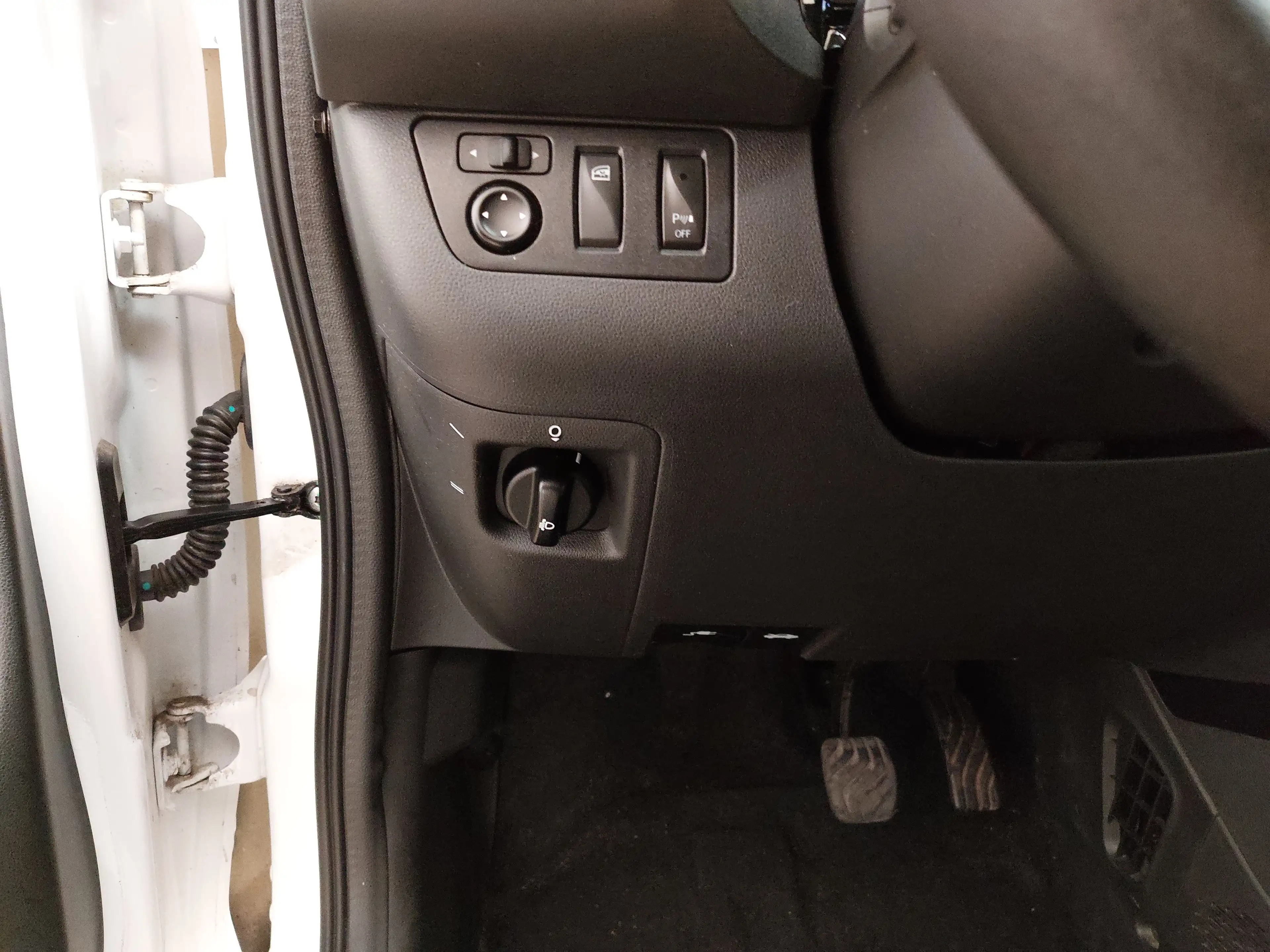 Dacia Spring Electric Essential Navi T-Leder PDC — photo 7