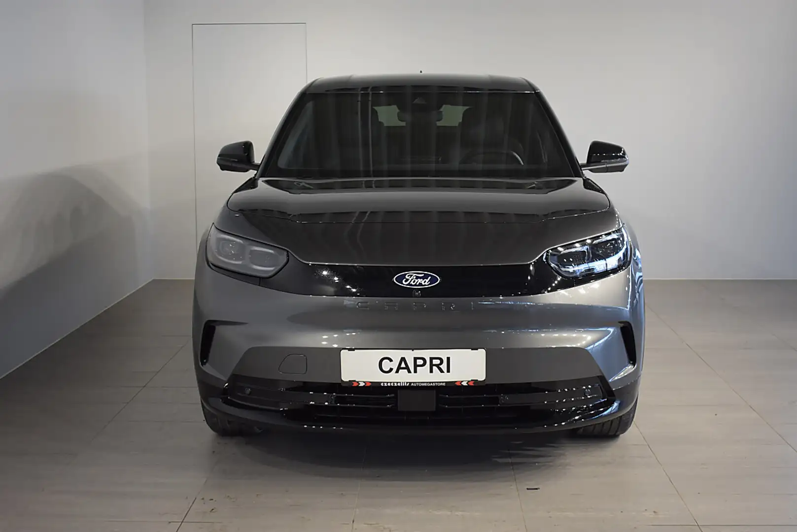 Ford Capri Elektro 79kWh Extended Range Select 210 KW Grau - 2