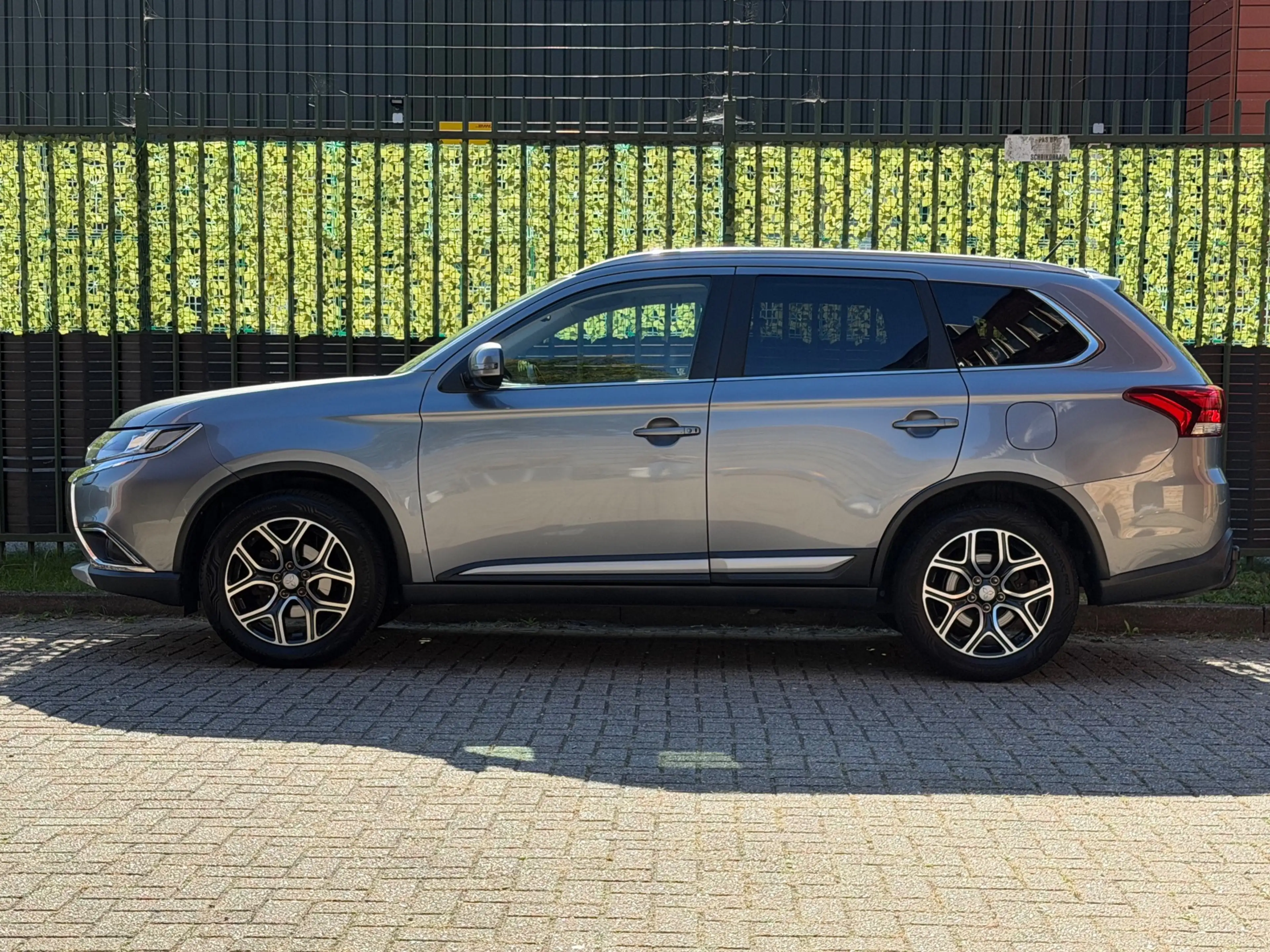 Mitsubishi Outlander 2.0 Instyle 2015 7 PERS|CAMERA|LED|NAP — photo 2