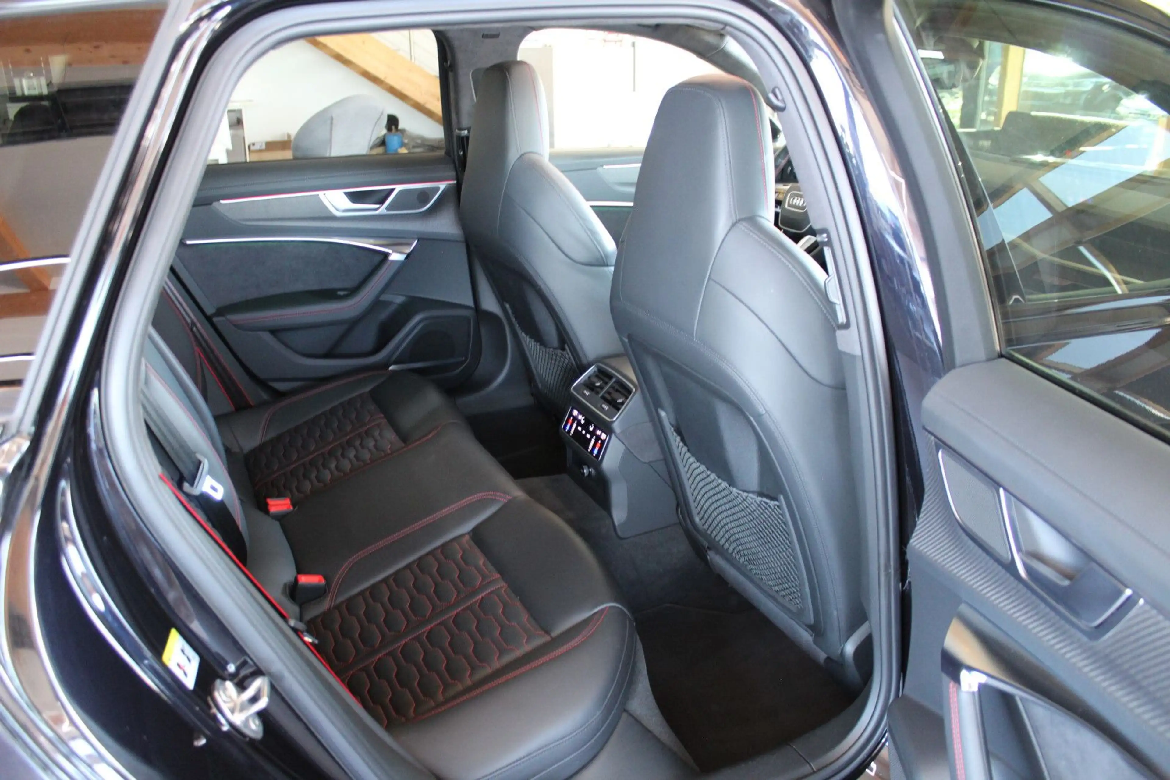 Audi RS6 Avant 4.0 TFSI quattro*MATRIX*PANO*B&O* — photo 14