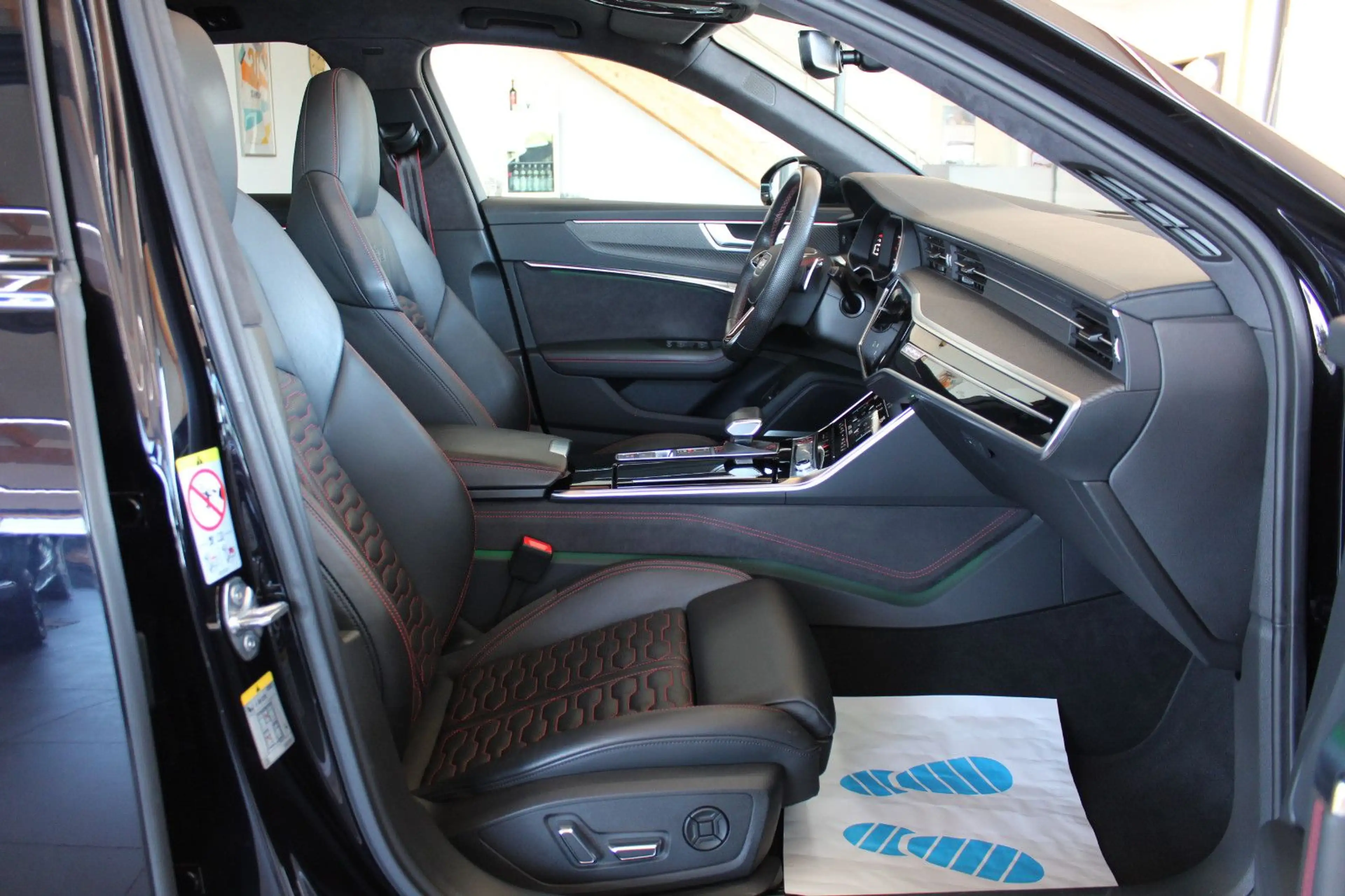 Audi RS6 Avant 4.0 TFSI quattro*MATRIX*PANO*B&O* — photo 12