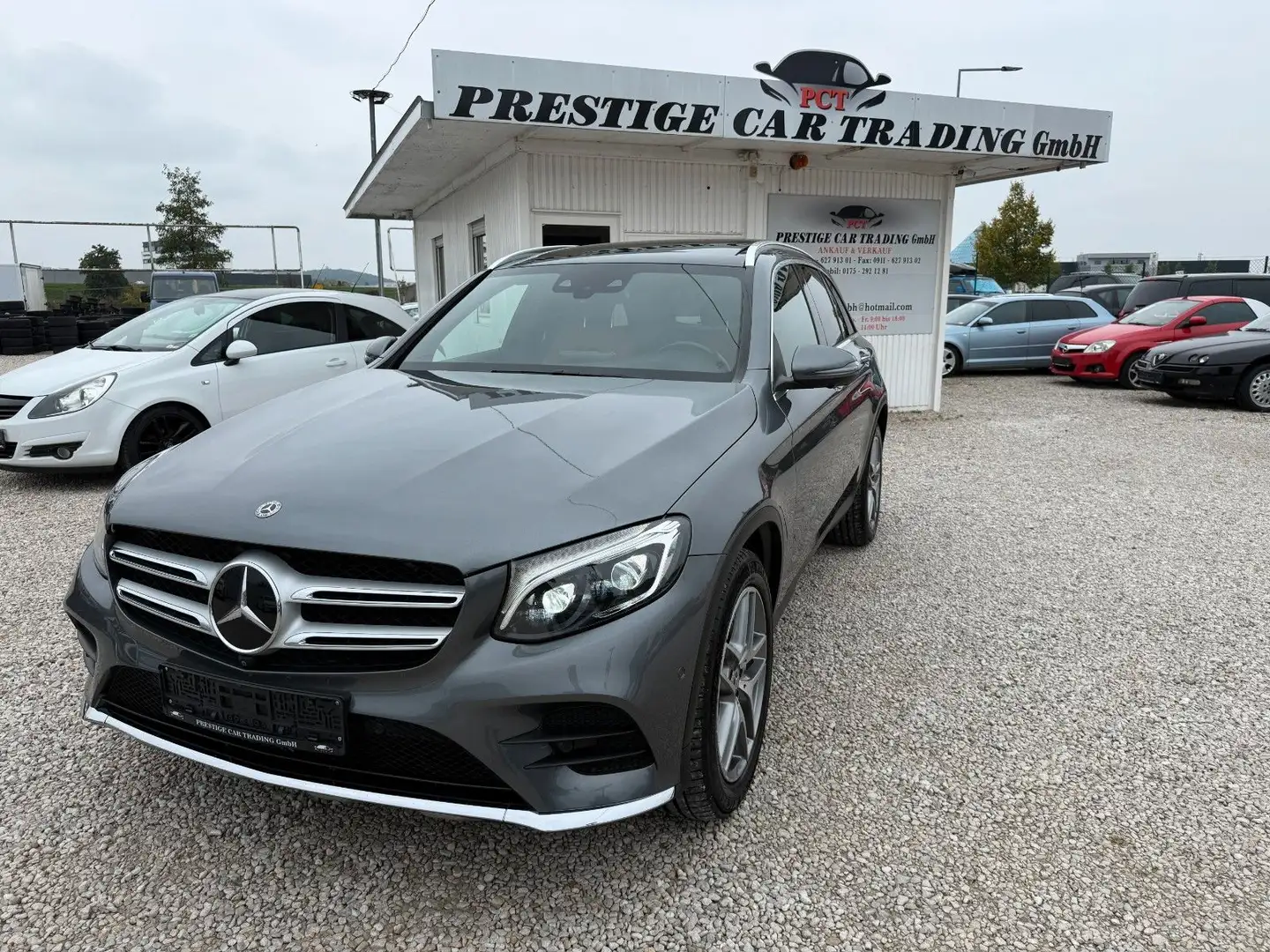 Mercedes-Benz GLC 350 d 4Matic*ACC*PANORAMA*HEAD-UP*360 GRAD* Grau - 1