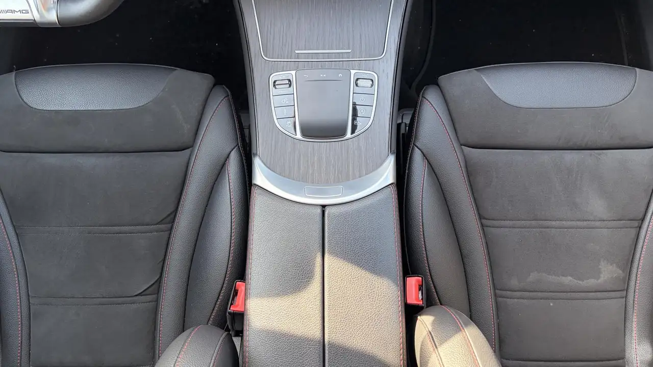 Mercedes-Benz GLC снимка Mercedes-Benz GLC