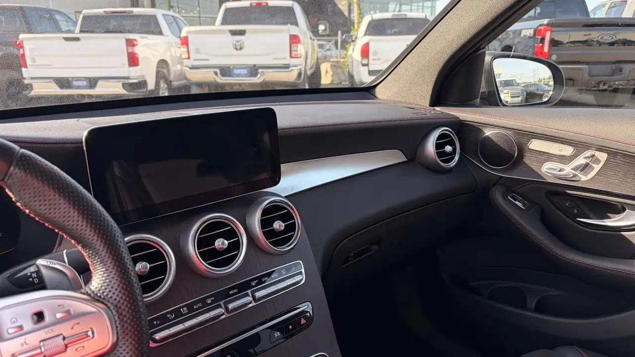 Mercedes-Benz GLC снимка Mercedes-Benz GLC