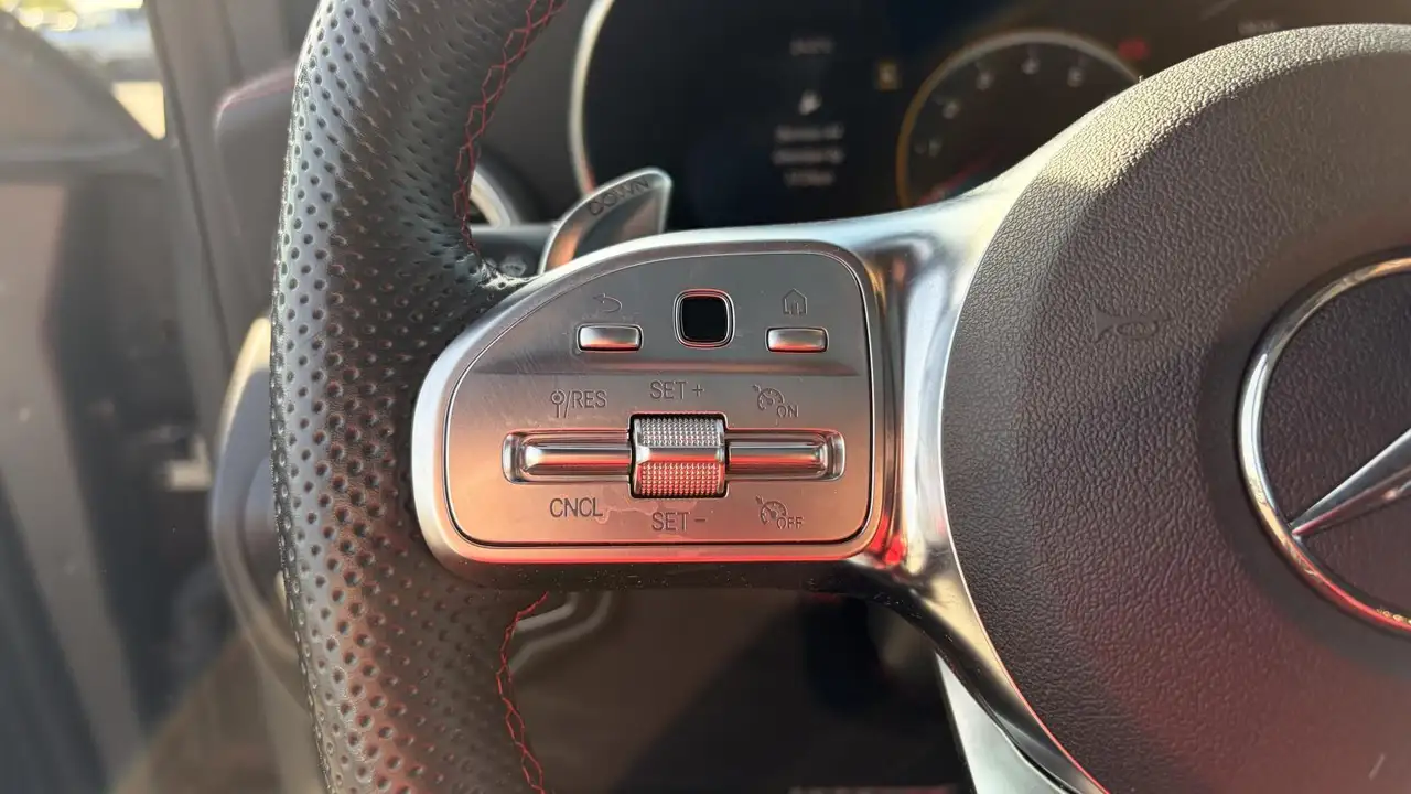 Mercedes-Benz GLC снимка Mercedes-Benz GLC