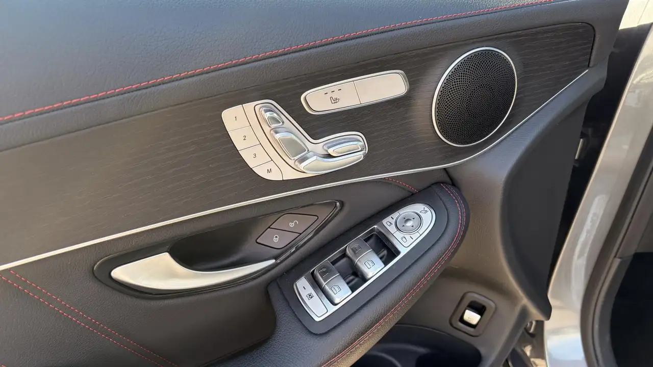 Mercedes-Benz GLC снимка Mercedes-Benz GLC
