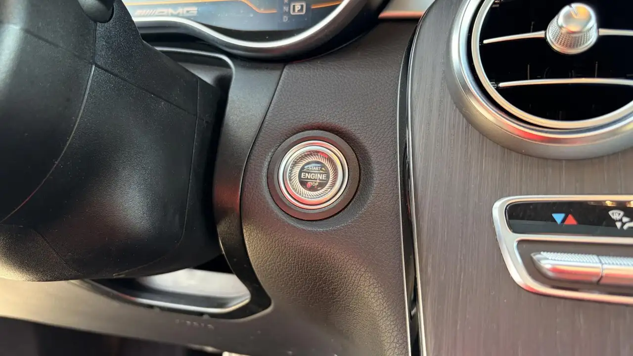 Mercedes-Benz GLC снимка Mercedes-Benz GLC