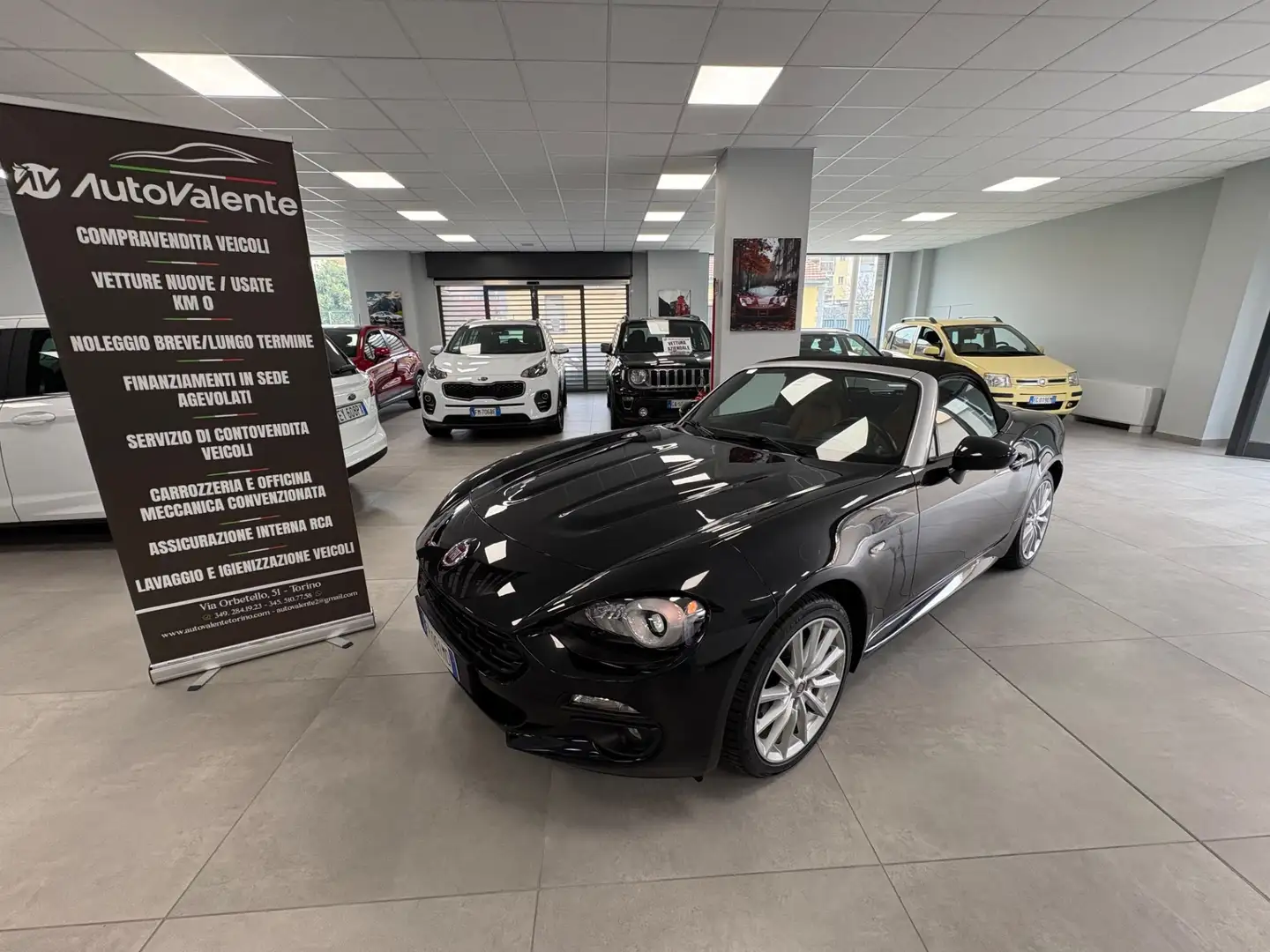 Fiat 124 Spider 124 spider 1.4 MultiAir Lusso Чорний - 1