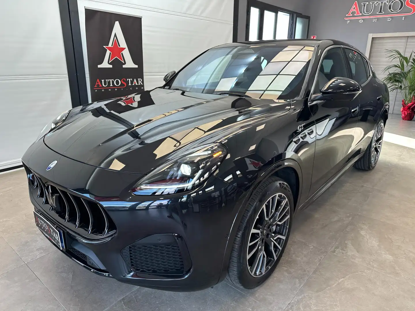 Maserati Grecale 2.0 mhev GT 300cv auto Nero - 2