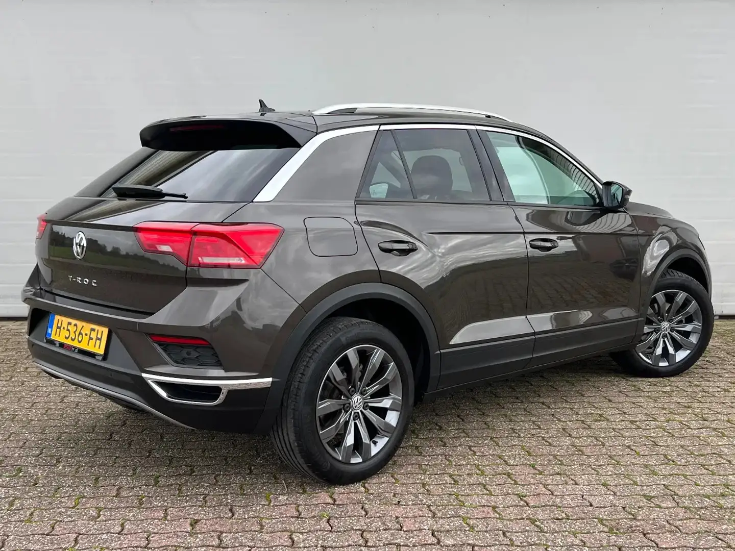 Volkswagen T-Roc 1.5 TSI 150 PK | DSG | Style | NL auto van 1e eige Brun - 2