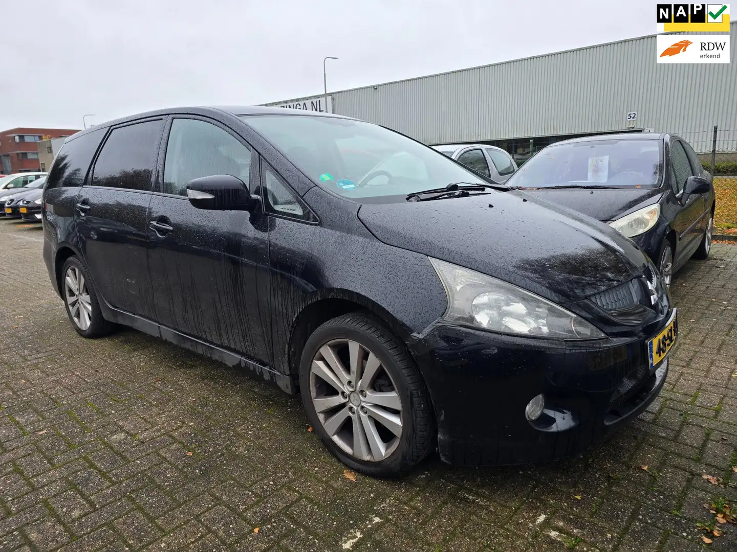 Mitsubishi Grandis 2.4-16V Intense 7-persoons Nero - 1