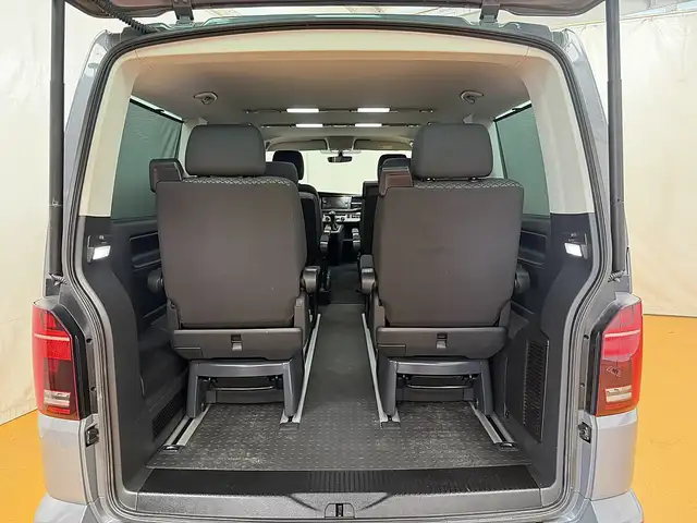 Volkswagen Multivan view 11
