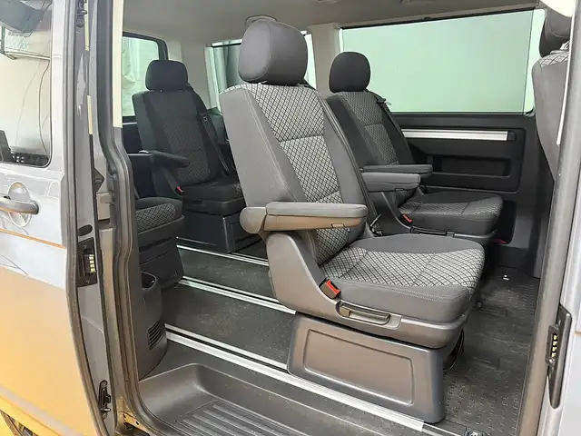 Volkswagen Multivan view 5