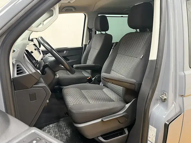 Volkswagen Multivan view 7