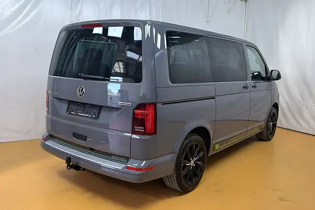 Volkswagen Multivan view 3