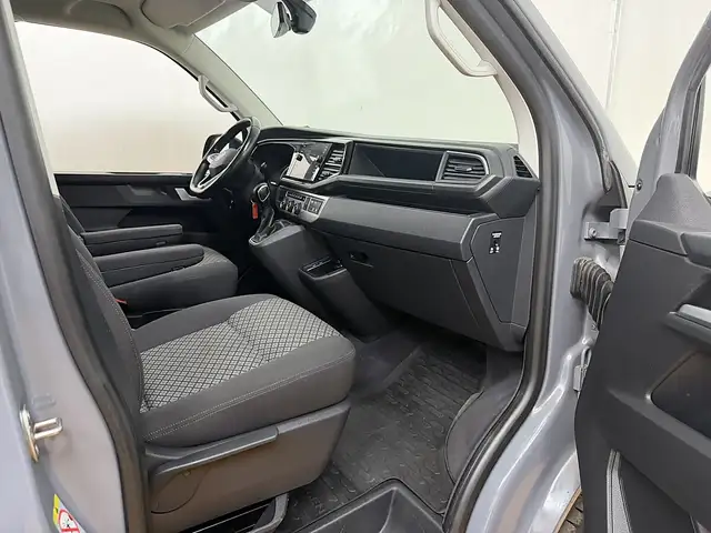 Volkswagen Multivan view 6