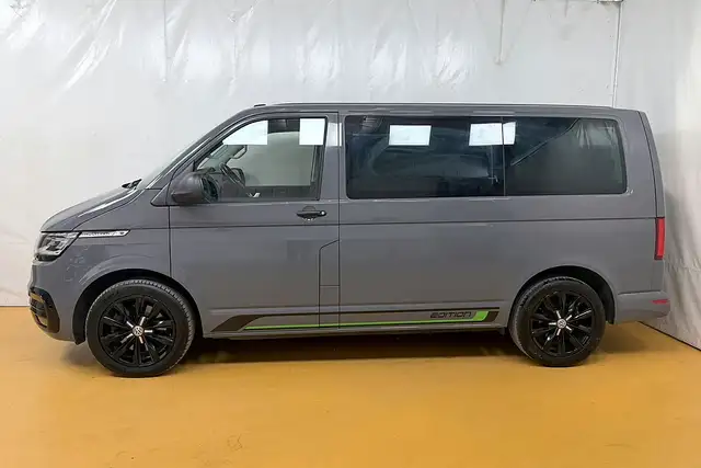 Volkswagen Multivan view 4