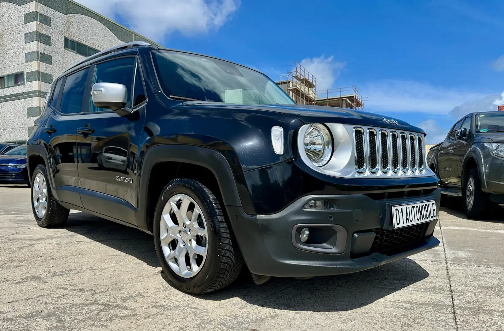 Jeep Renegade 1.6 Mjt 120 CV Limited Zwart - 1