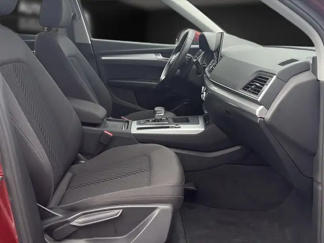 Audi Q5 view 13