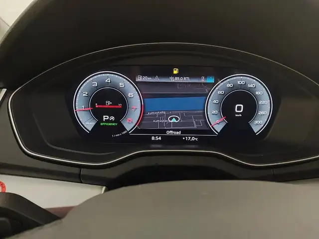 Audi Q5 view 13