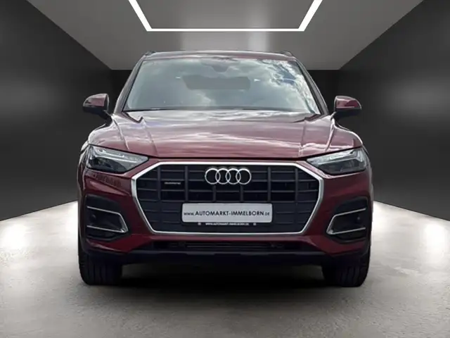 Audi Q5 view 9