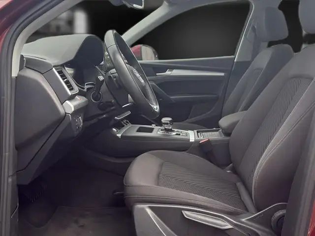 Audi Q5 view 14