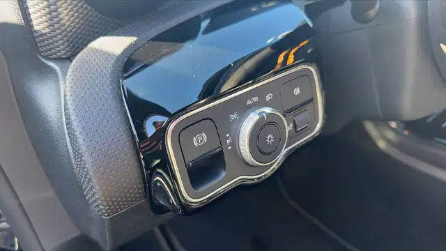 Mercedes-Benz A-Class view 13