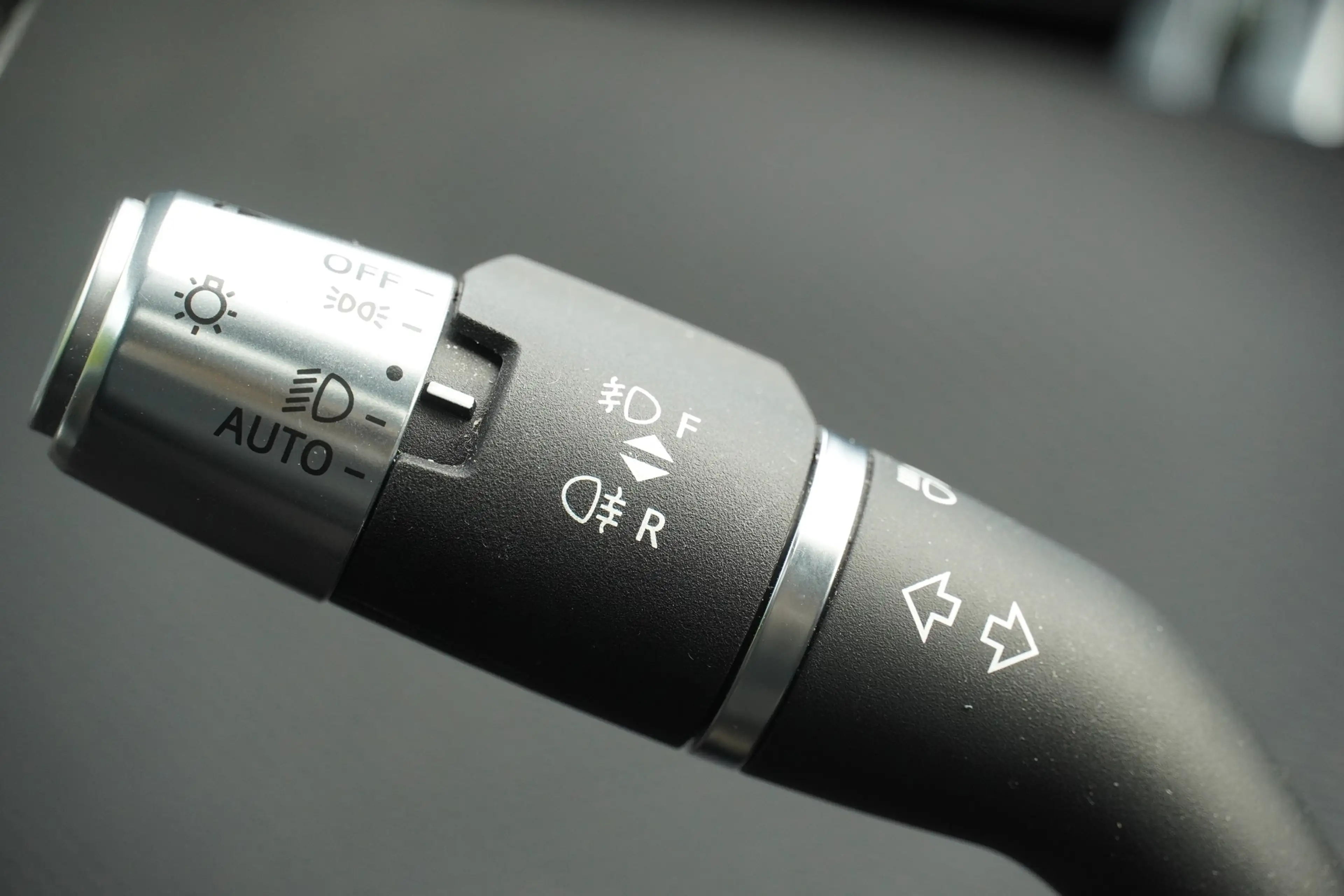 Land Rover Discovery Sport 2.0 R-Dynamic 4x4 LED AHK 360° — photo 13