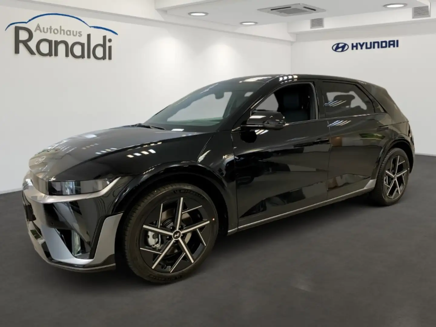 Hyundai IONIQ 5 84kWh+4WD+N-Line X+Sitzpaket+MY25+ Černá - 1