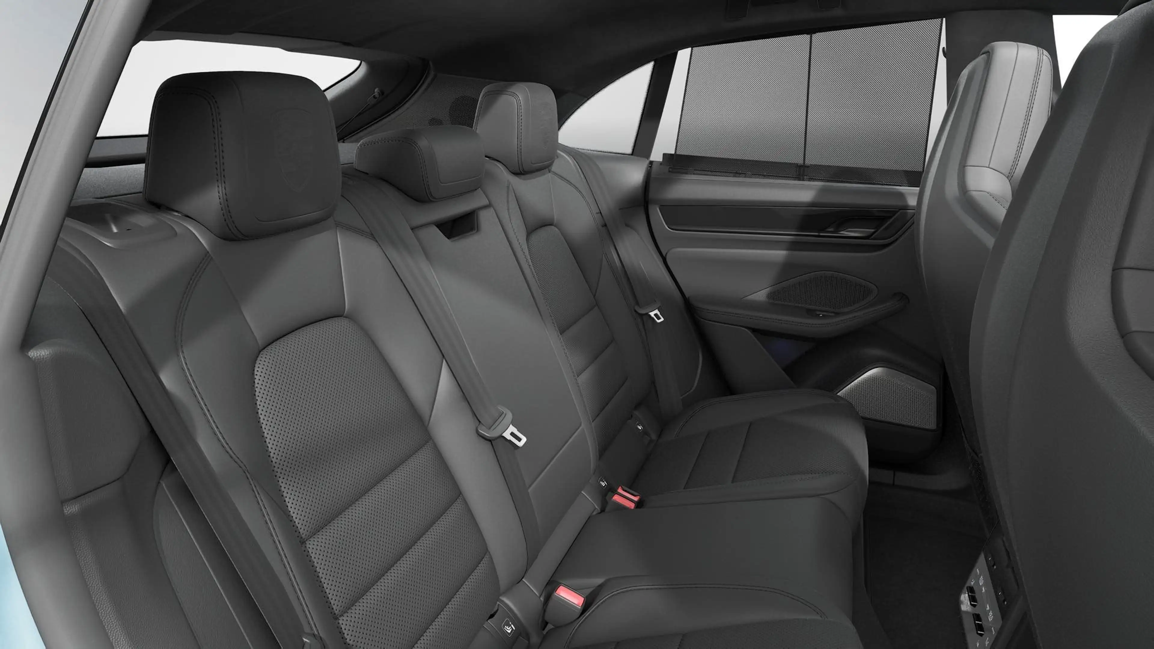 Porsche Macan 4S — photo 13
