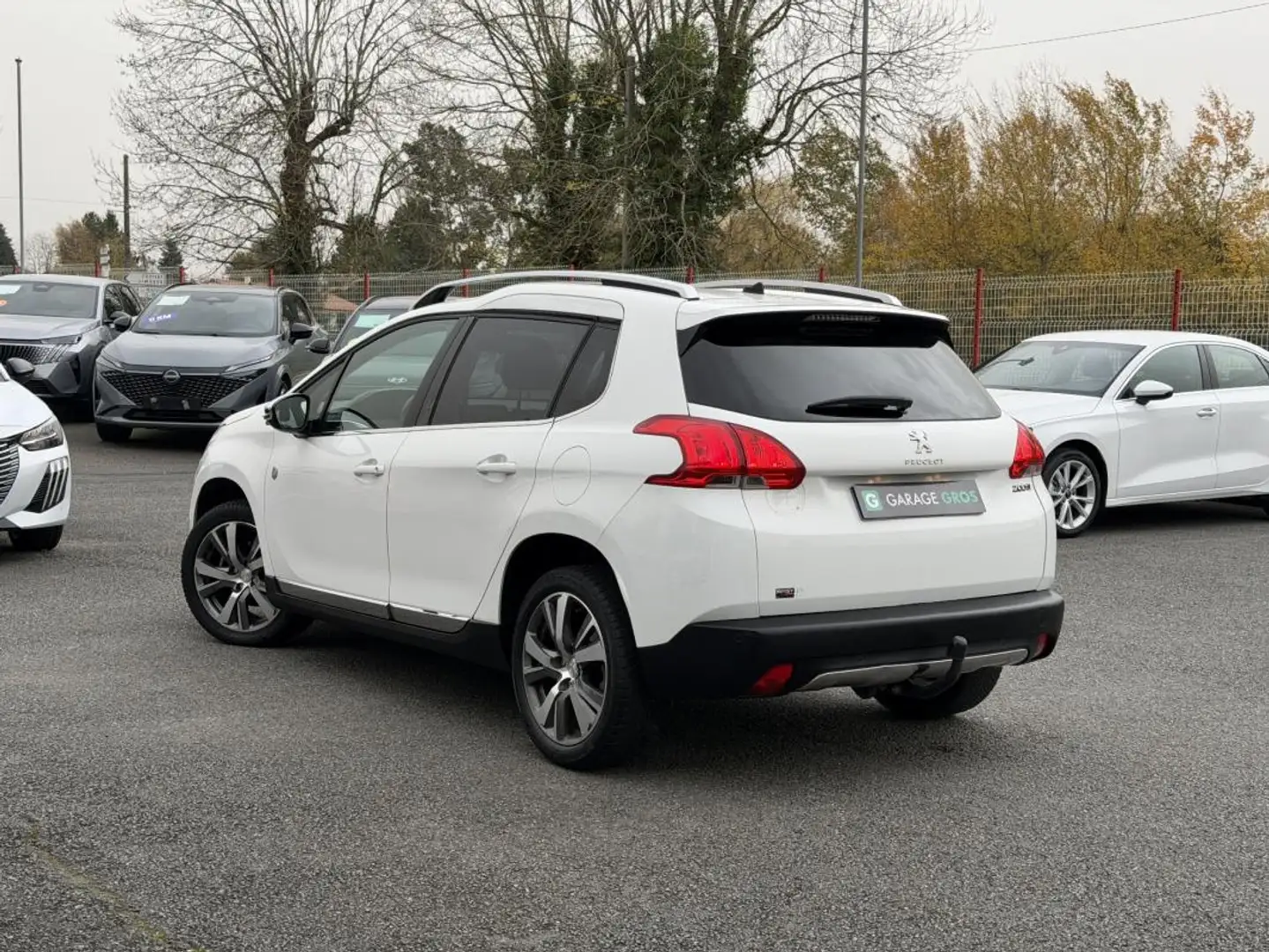 Peugeot 2008 1.2 PureTech 130ch S&S BVM6 Crossway Blanc - 2