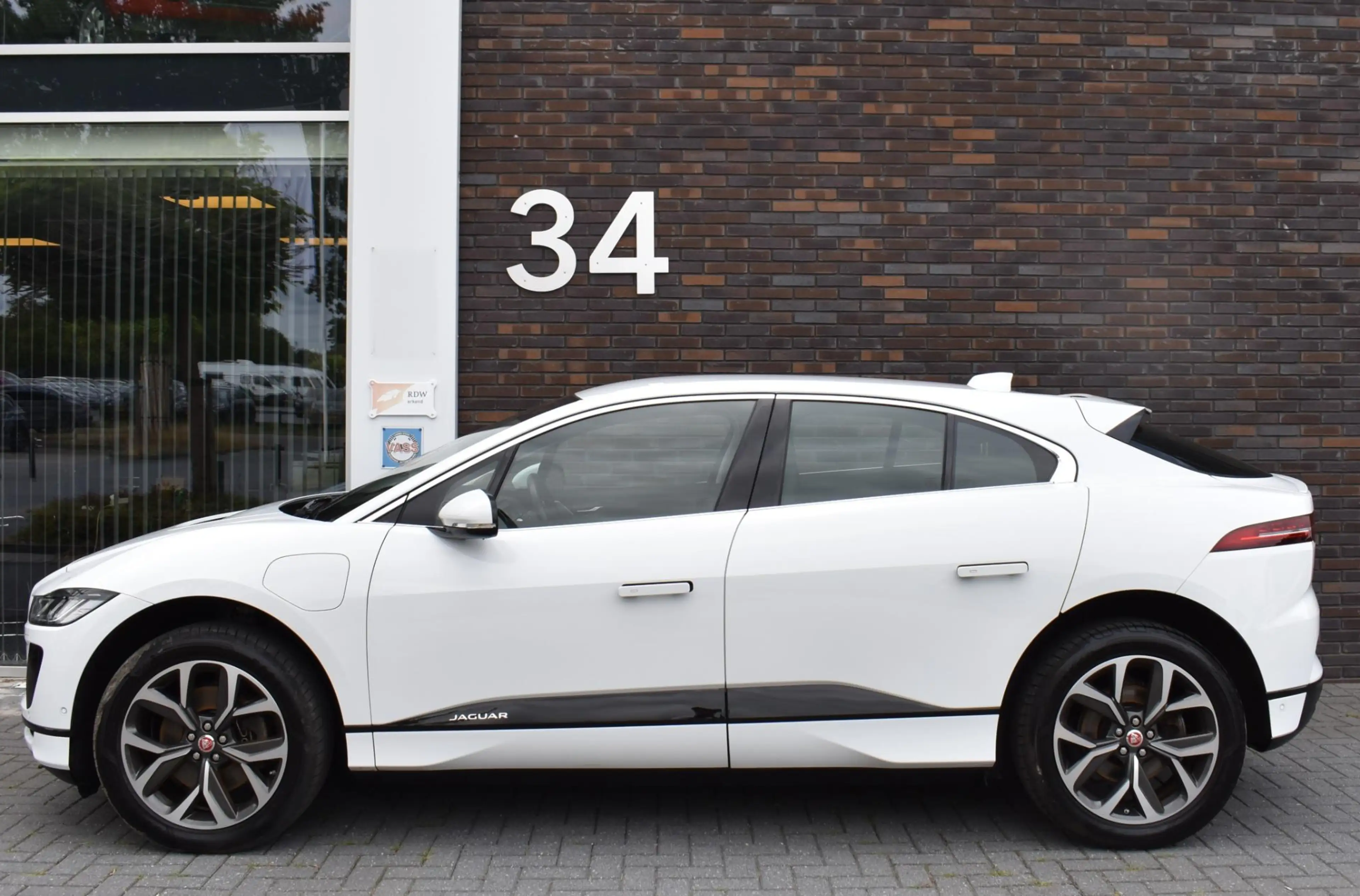 Jaguar I-Pace EV400 90KWH ECC LEDER NAVI CRUISE — photo 12