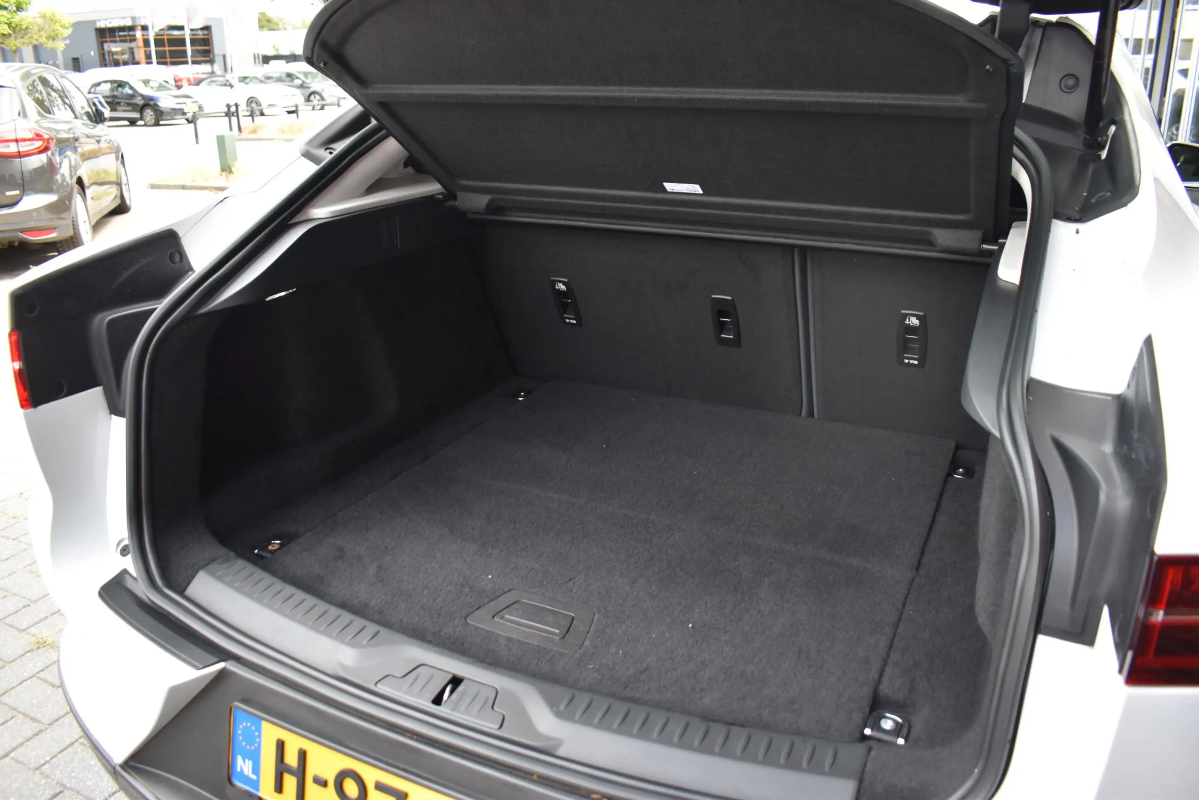 Jaguar I-Pace EV400 90KWH ECC LEDER NAVI CRUISE — photo 14