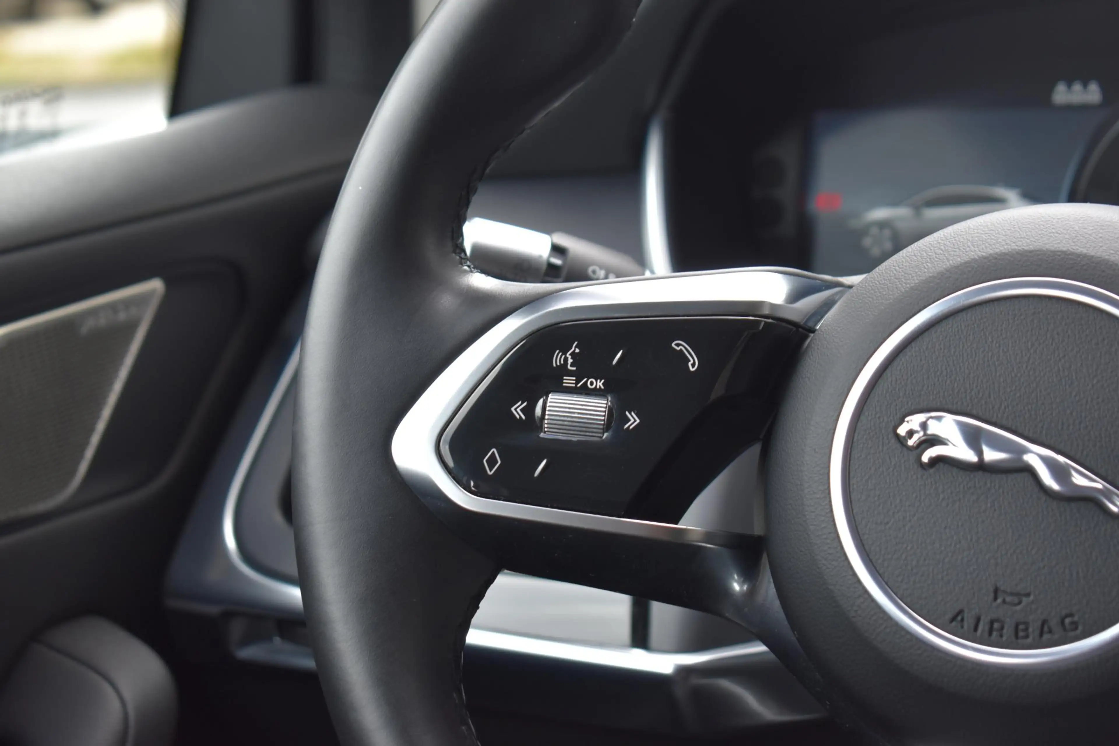 Jaguar I-Pace EV400 90KWH ECC LEDER NAVI CRUISE — photo 20