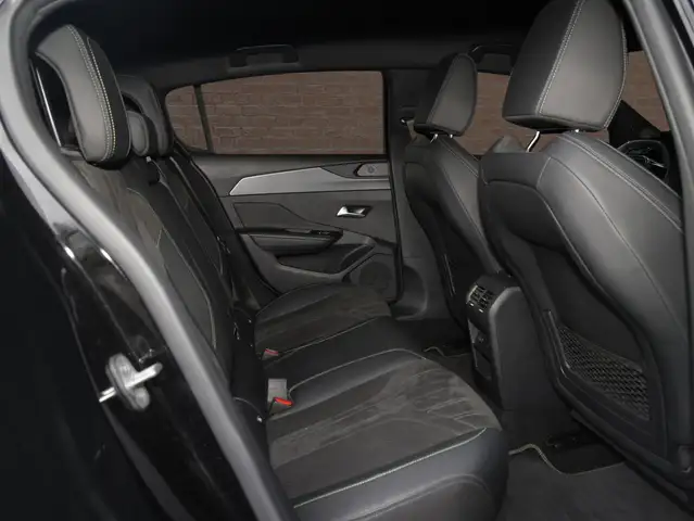 Peugeot 308 view 8